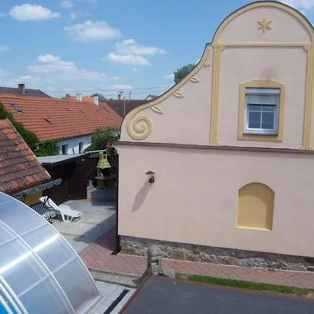 Prostorny S Krytym Bazenem Sudomer Apartment