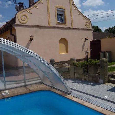 Apartment Prostorny S Krytym Bazenem Sudomer