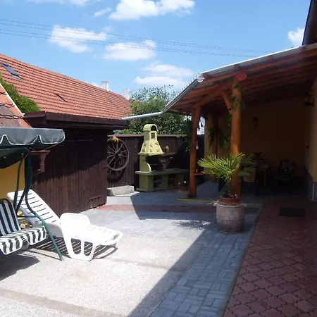 Prostorny S Krytym Bazenem Sudomer Apartment Cejetice